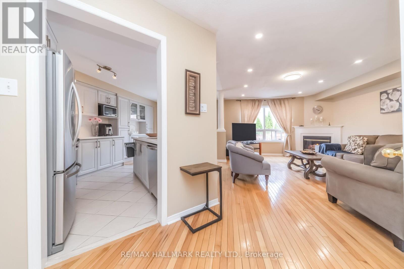 5437 ROCHELLE WAY - 10