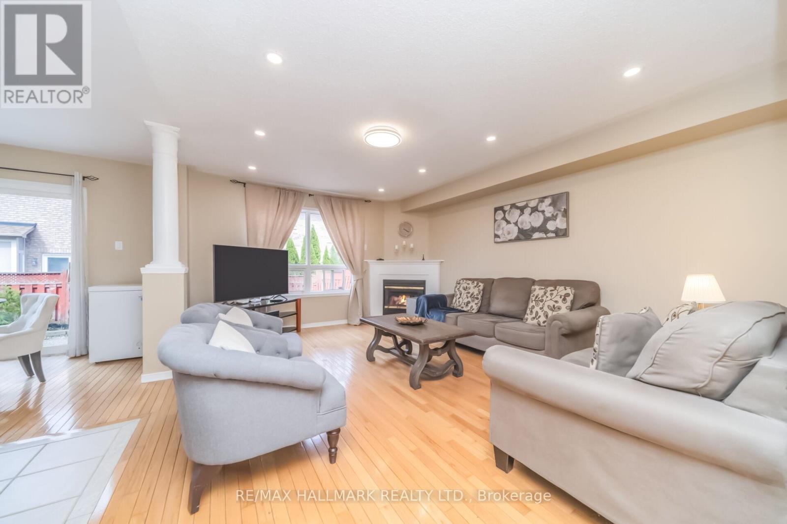 5437 ROCHELLE WAY - 11