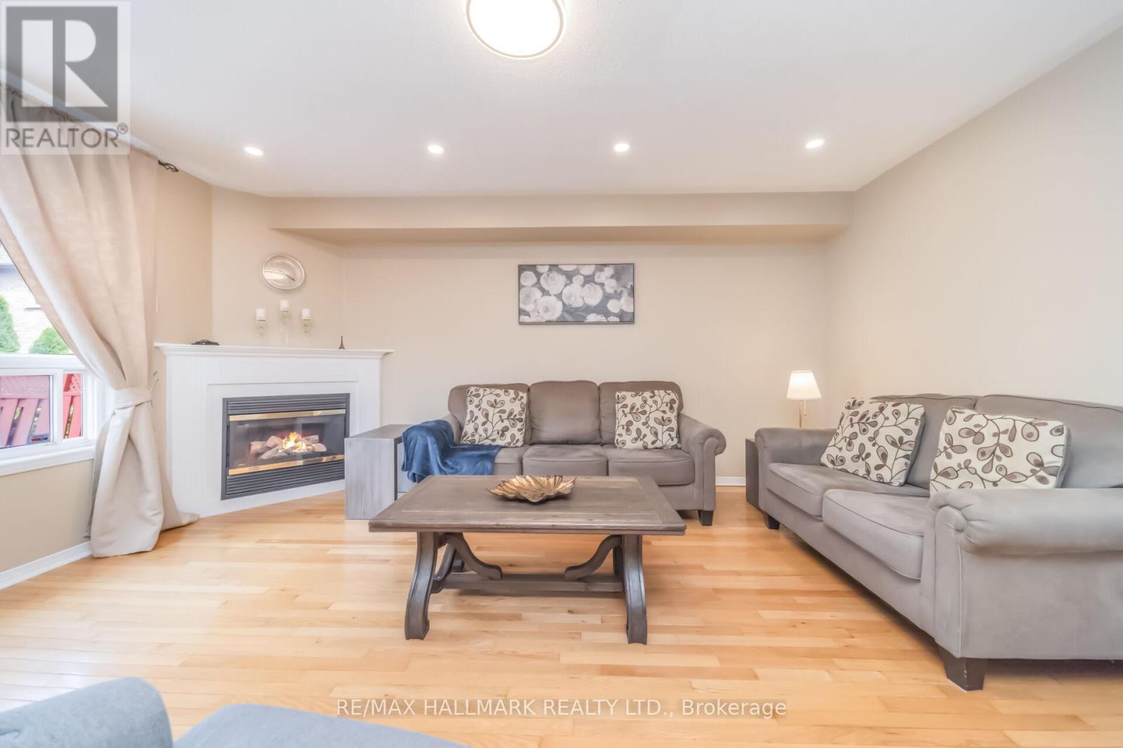 5437 ROCHELLE WAY - 12