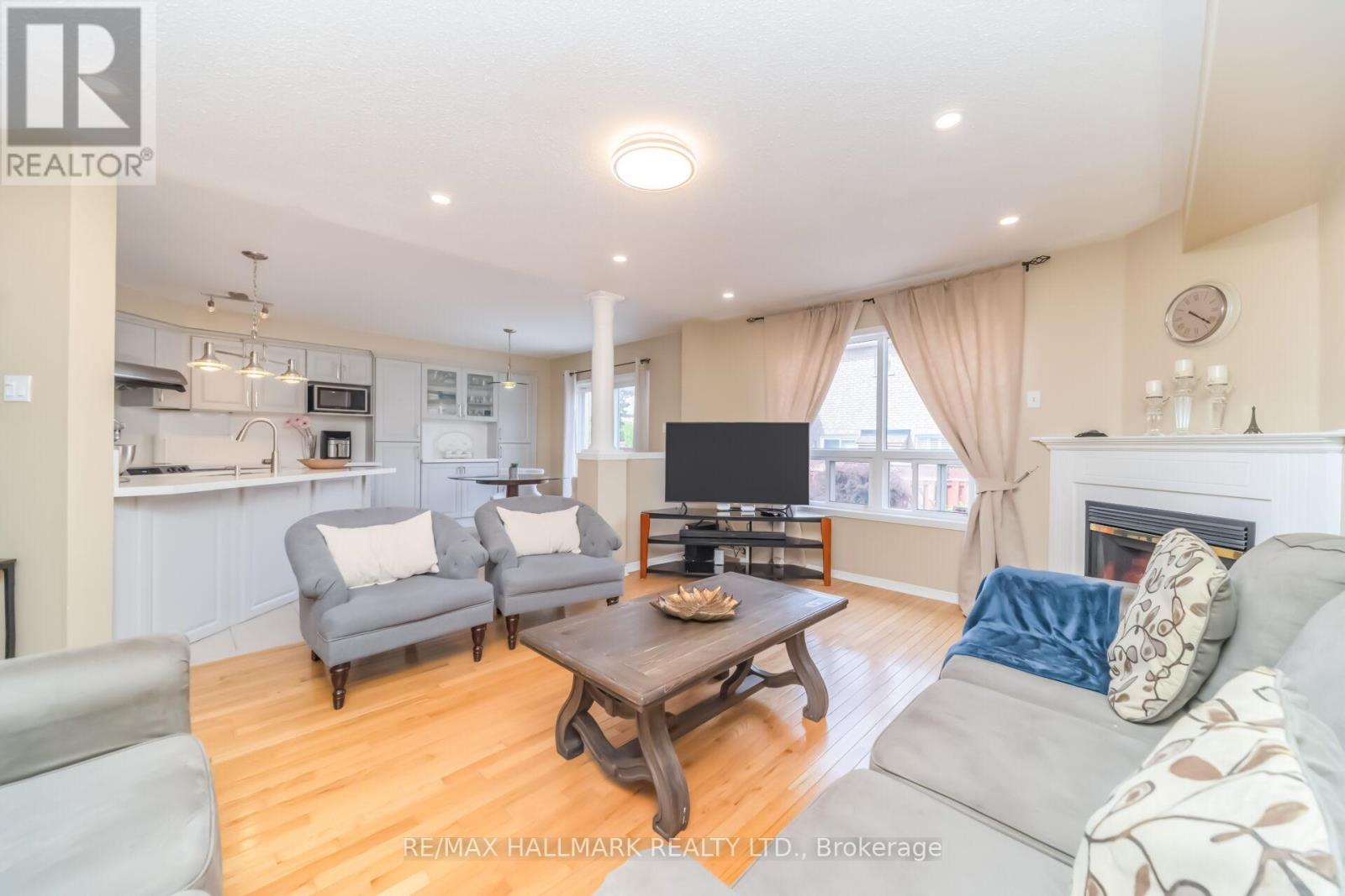 5437 ROCHELLE WAY - 13