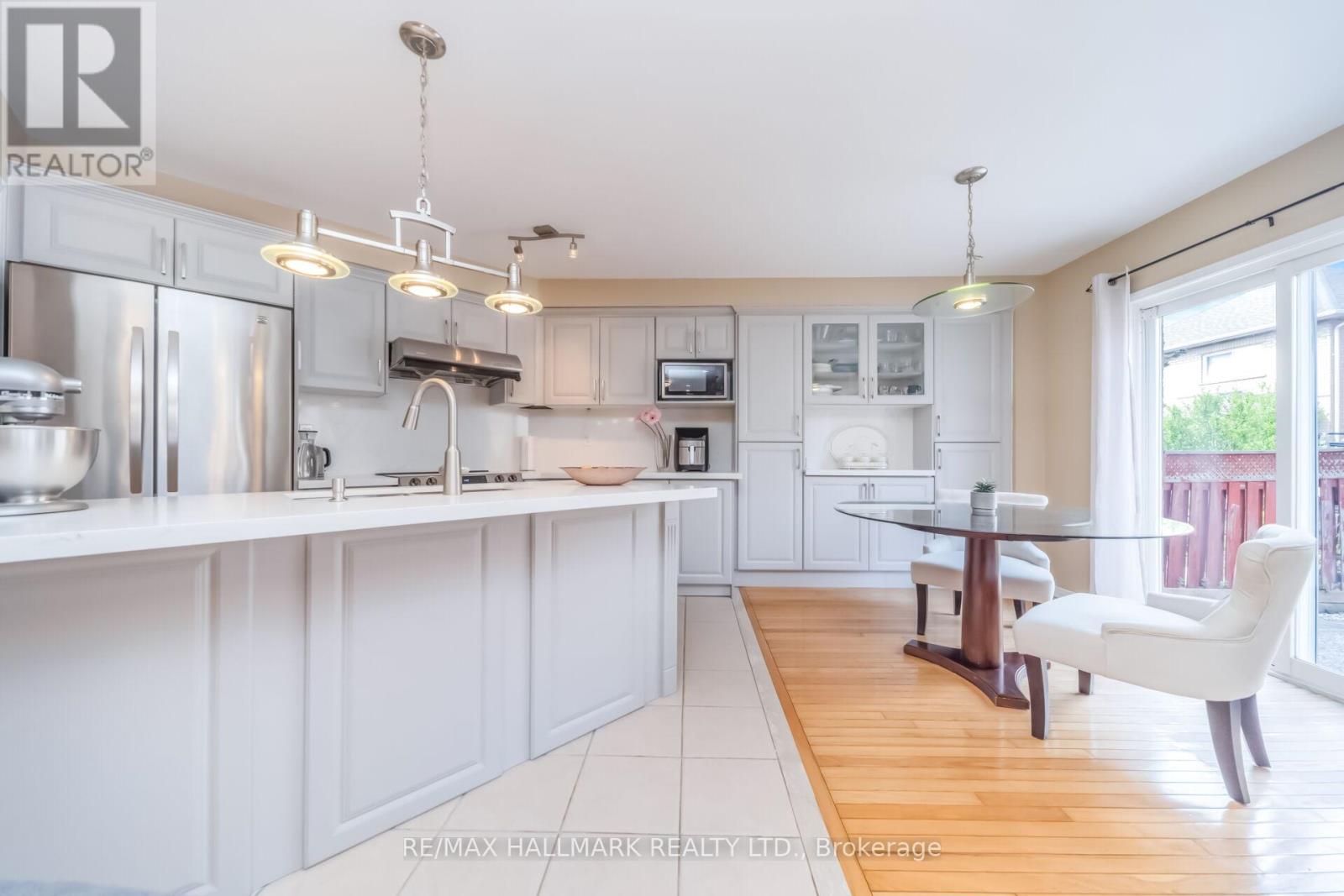 5437 ROCHELLE WAY - 14