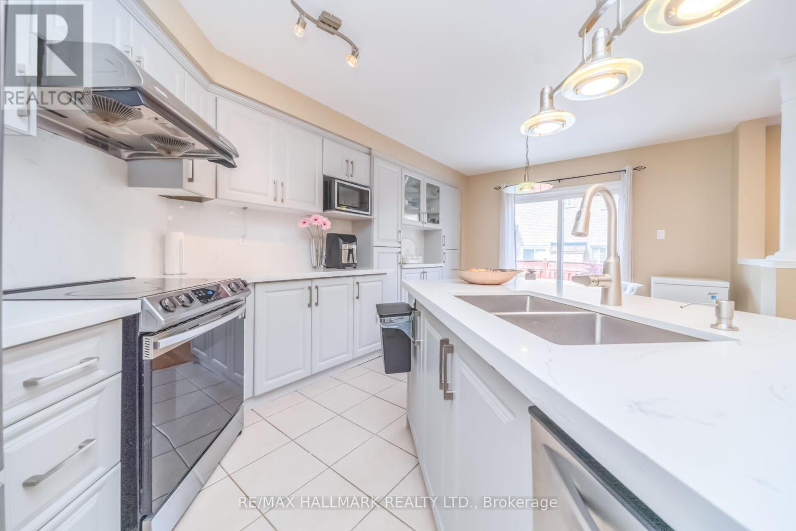 5437 ROCHELLE WAY - 17