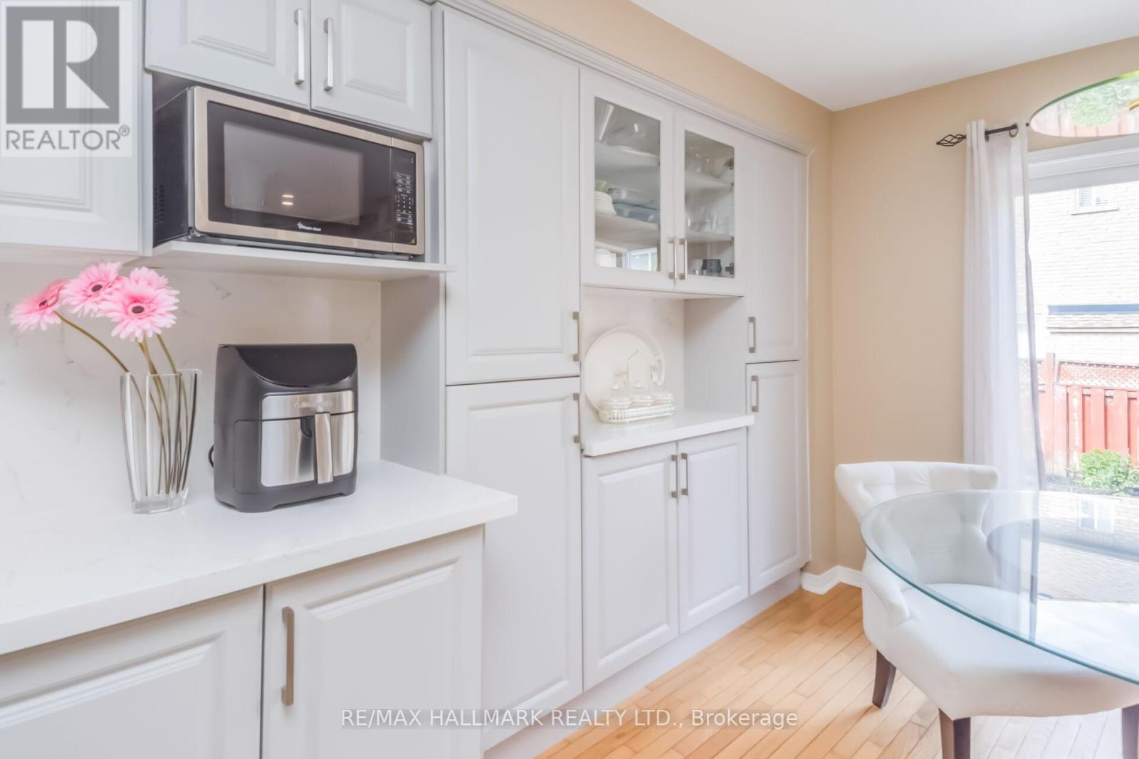 5437 ROCHELLE WAY - 18
