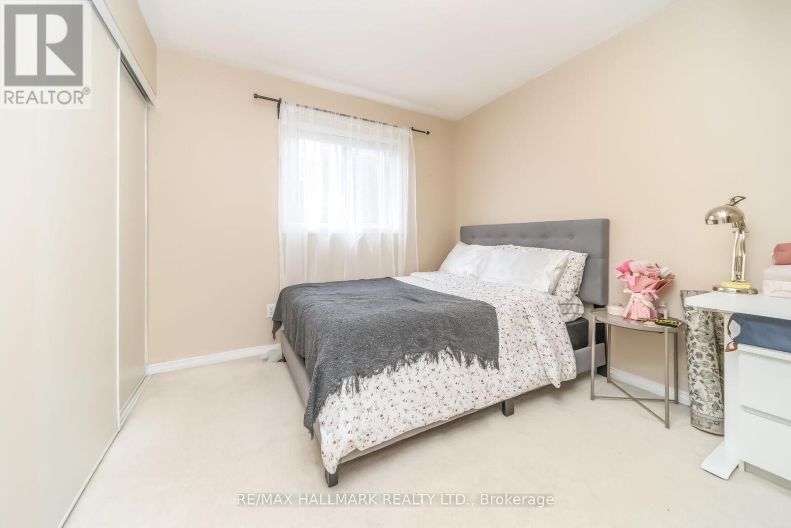 5437 ROCHELLE WAY - 28