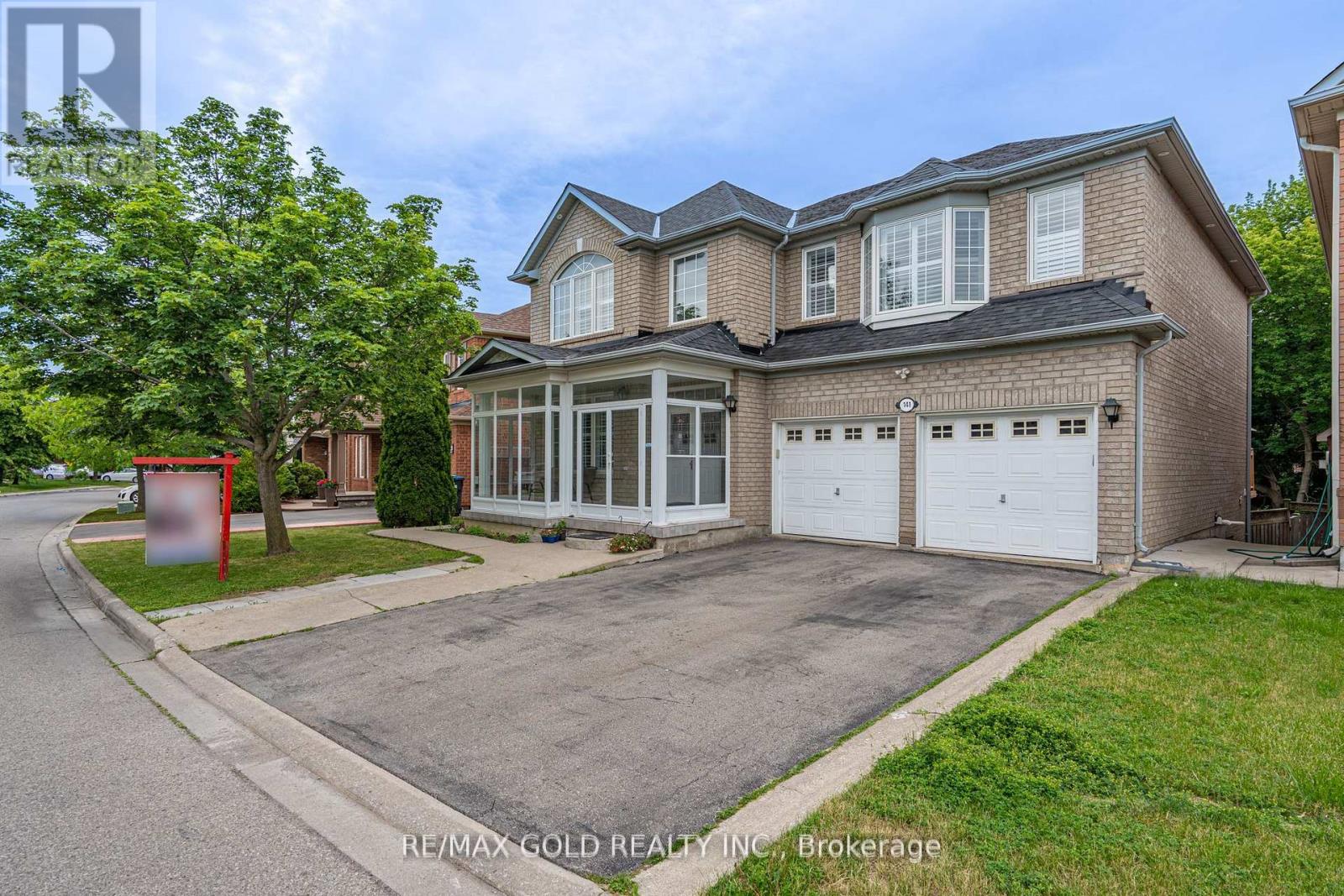 141 WHITWELL DRIVE - 1