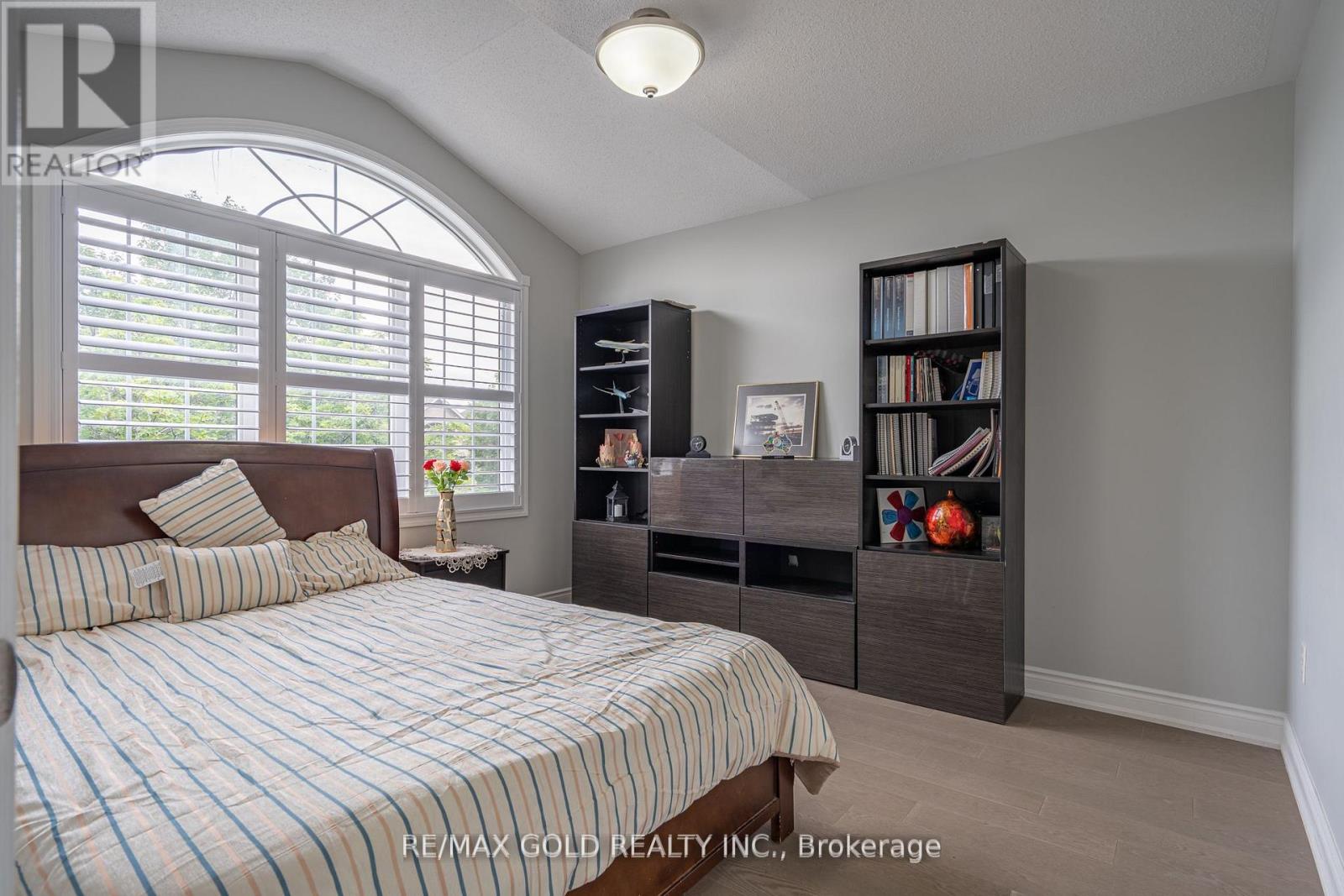 141 WHITWELL DRIVE - 22