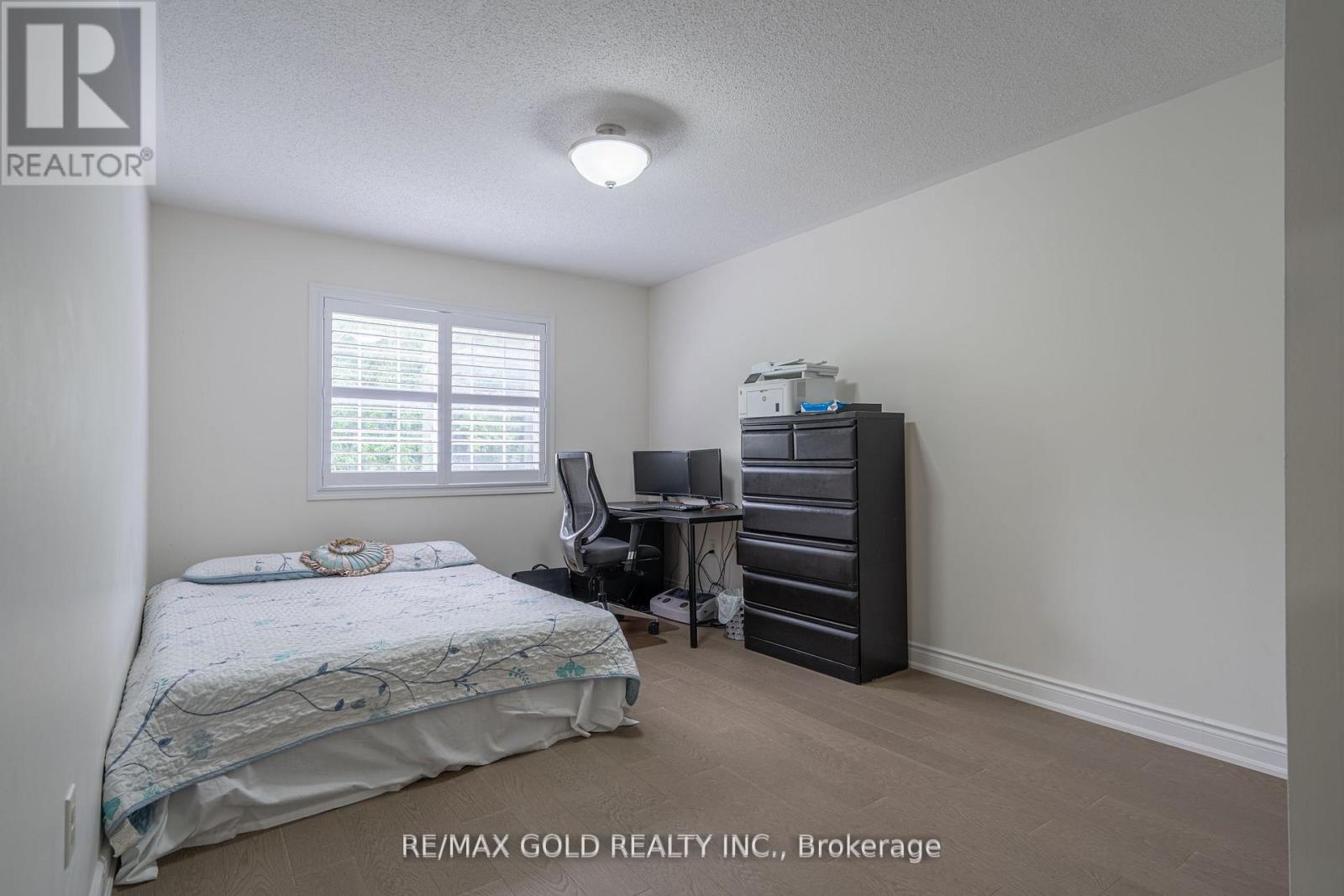 141 WHITWELL DRIVE - 24