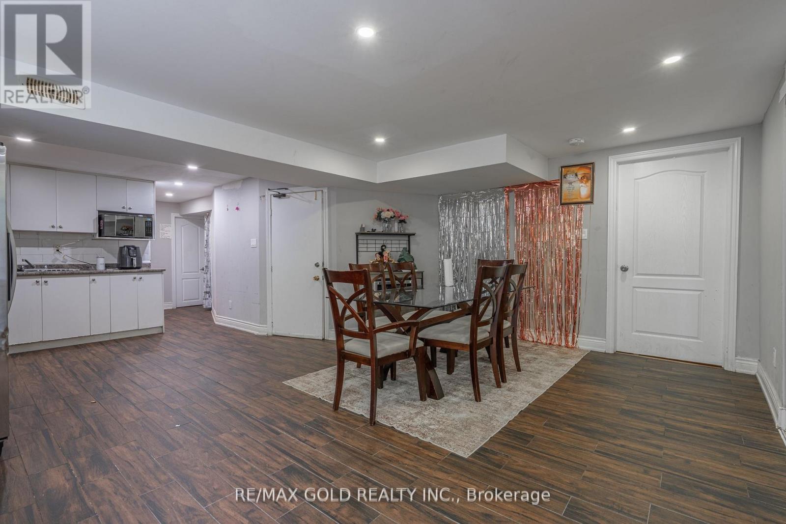 141 WHITWELL DRIVE - 28