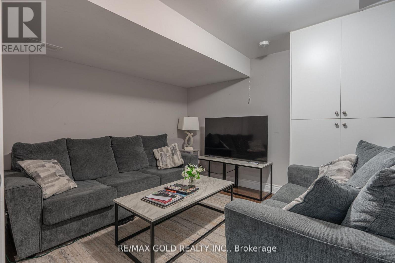 141 WHITWELL DRIVE - 31