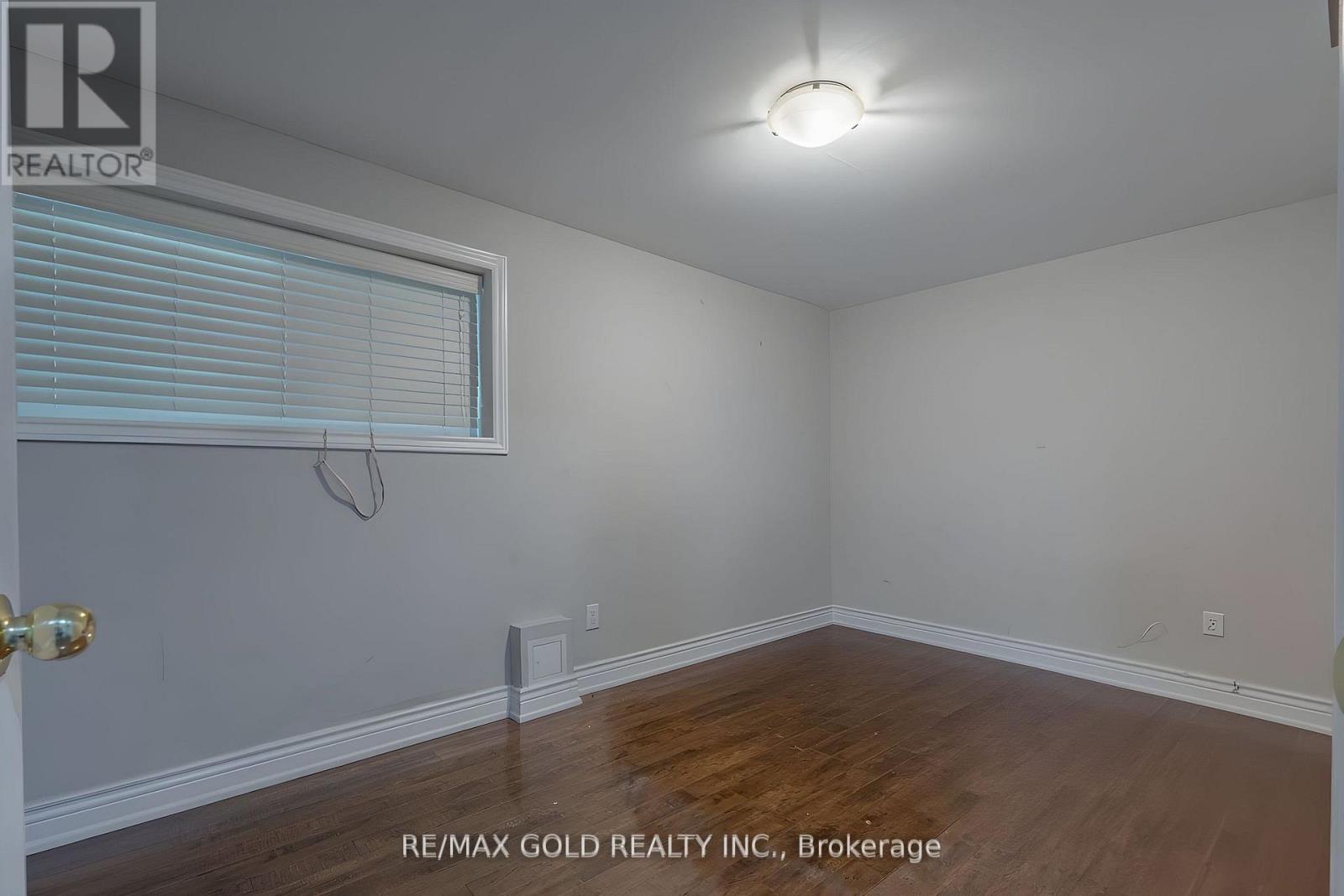 141 WHITWELL DRIVE - 32