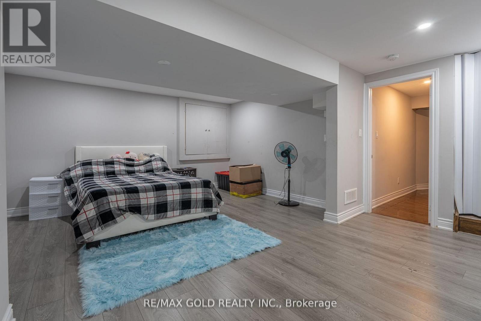 141 WHITWELL DRIVE - 34