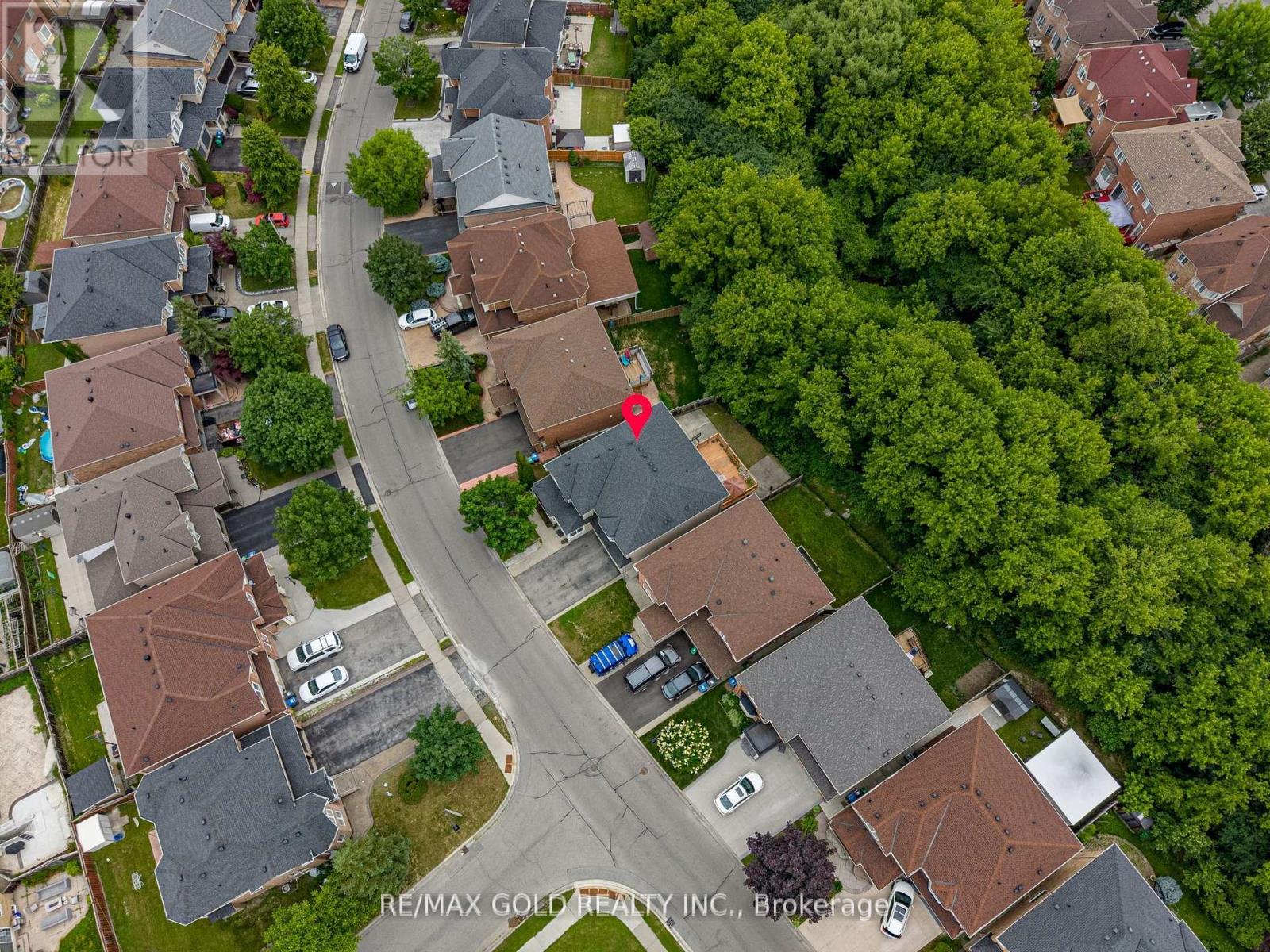 141 WHITWELL DRIVE - 40