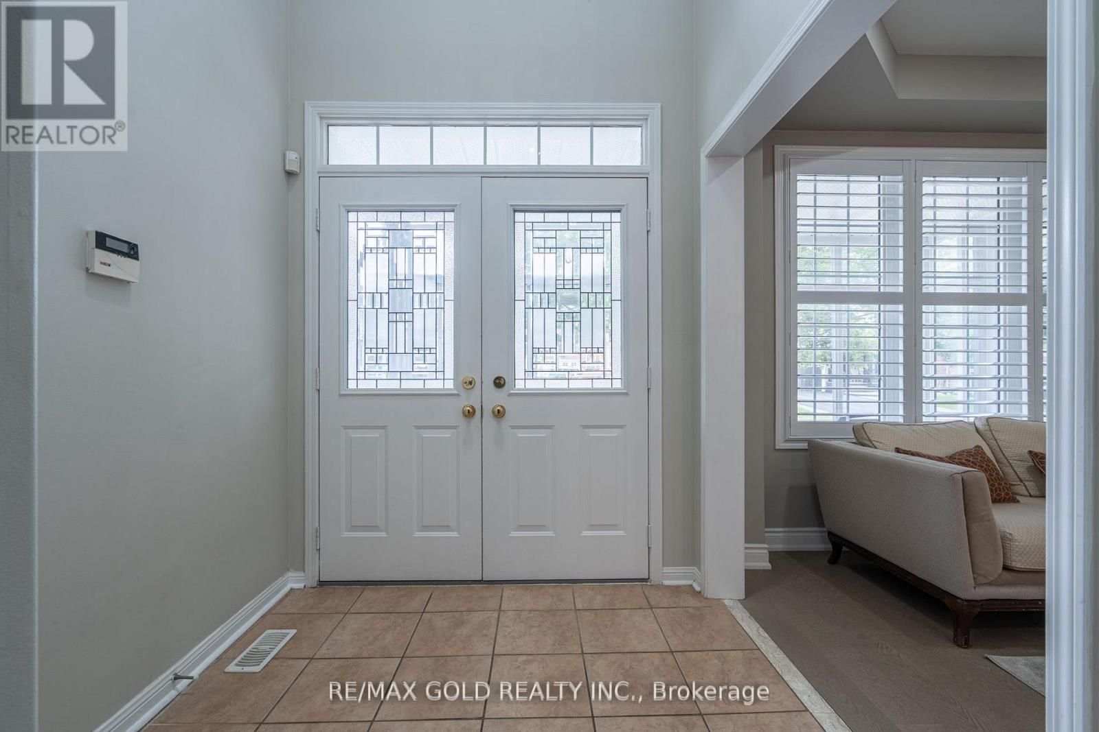 141 WHITWELL DRIVE - 5