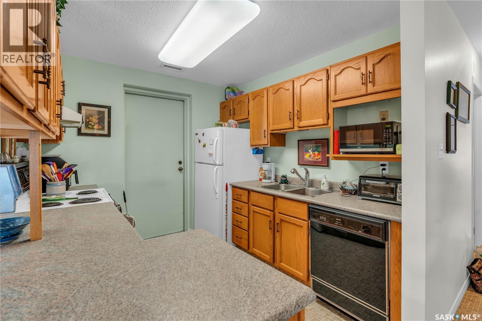 #A2 532 River STREET E - 16