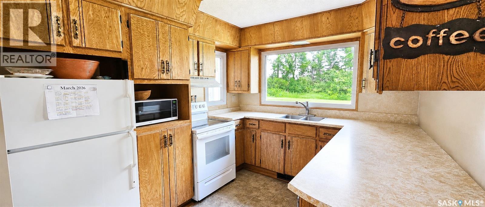 Tremblay Acreage & Off Grid Guest House — photo 12