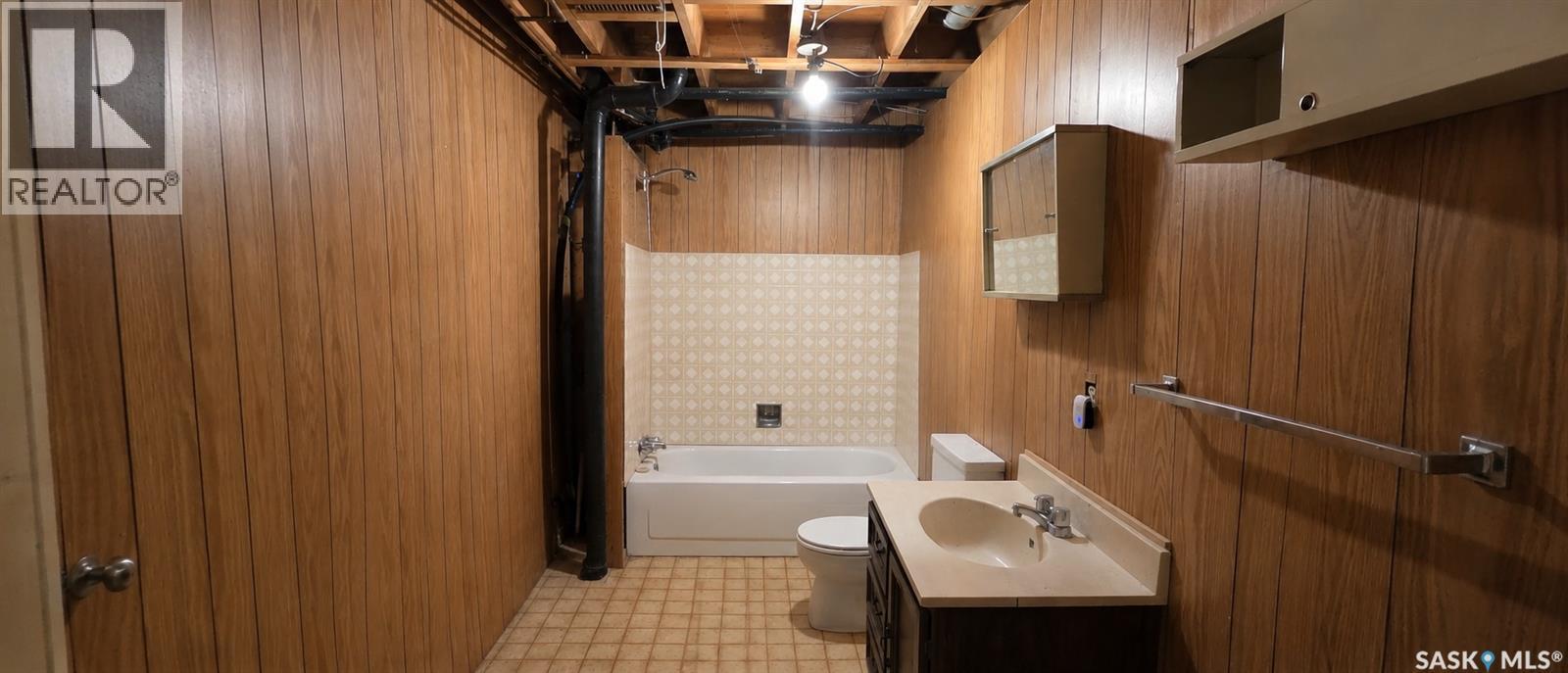 Tremblay Acreage & Off Grid Guest House — photo 24