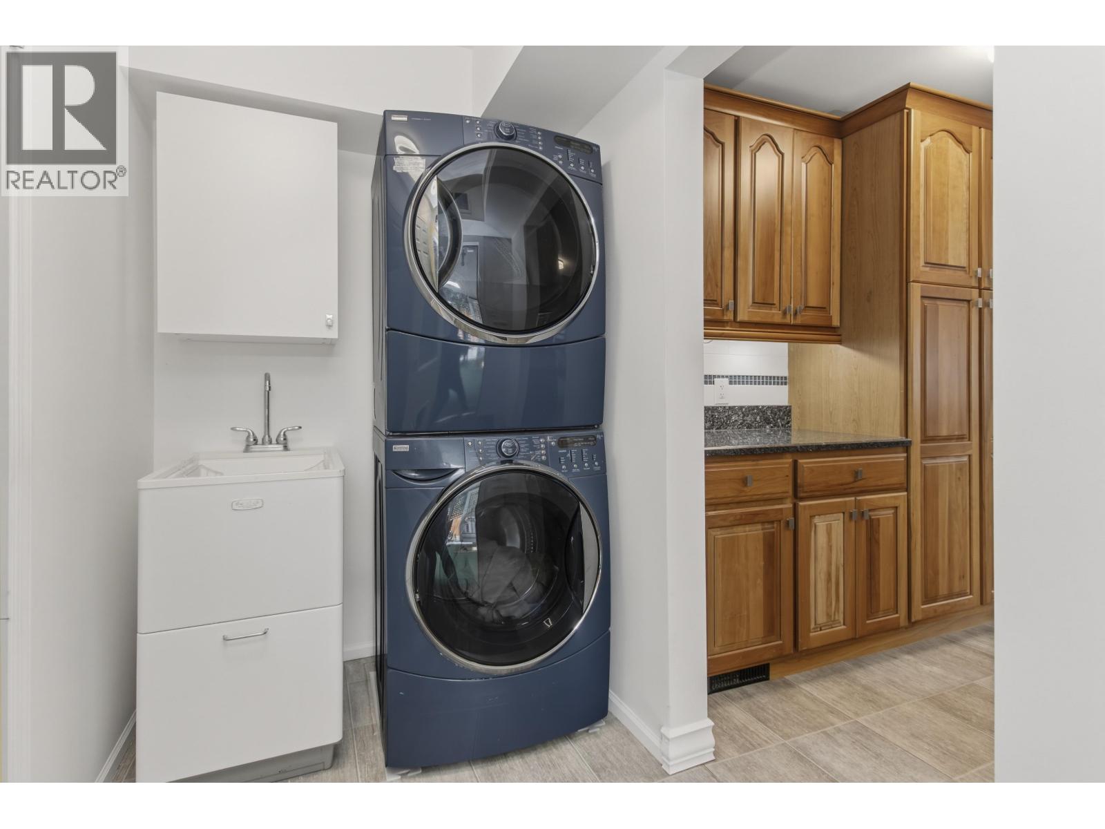 40356 HOOD ROAD, Squamish