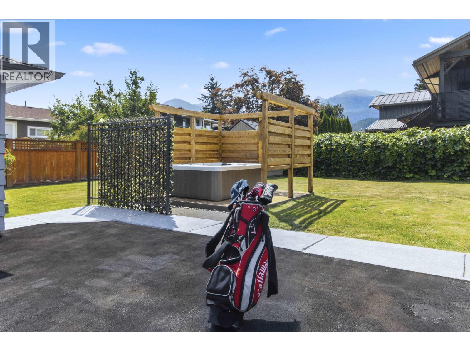 40356 HOOD ROAD, Squamish