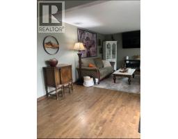 Living room - 410 Milton Road, Kelowna, BC V1X1W4 Photo 10