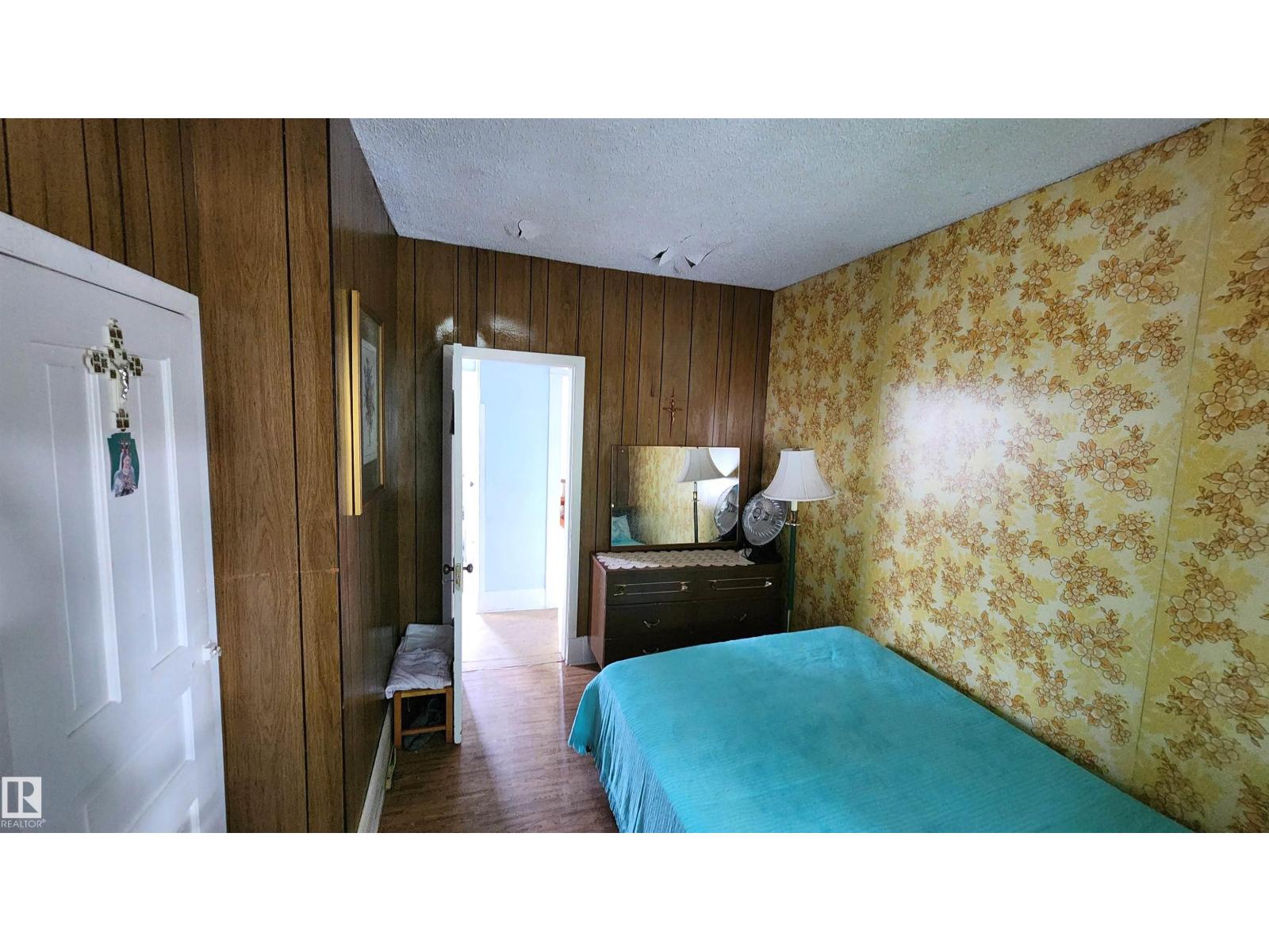 9522 110 AV NW NW - 5