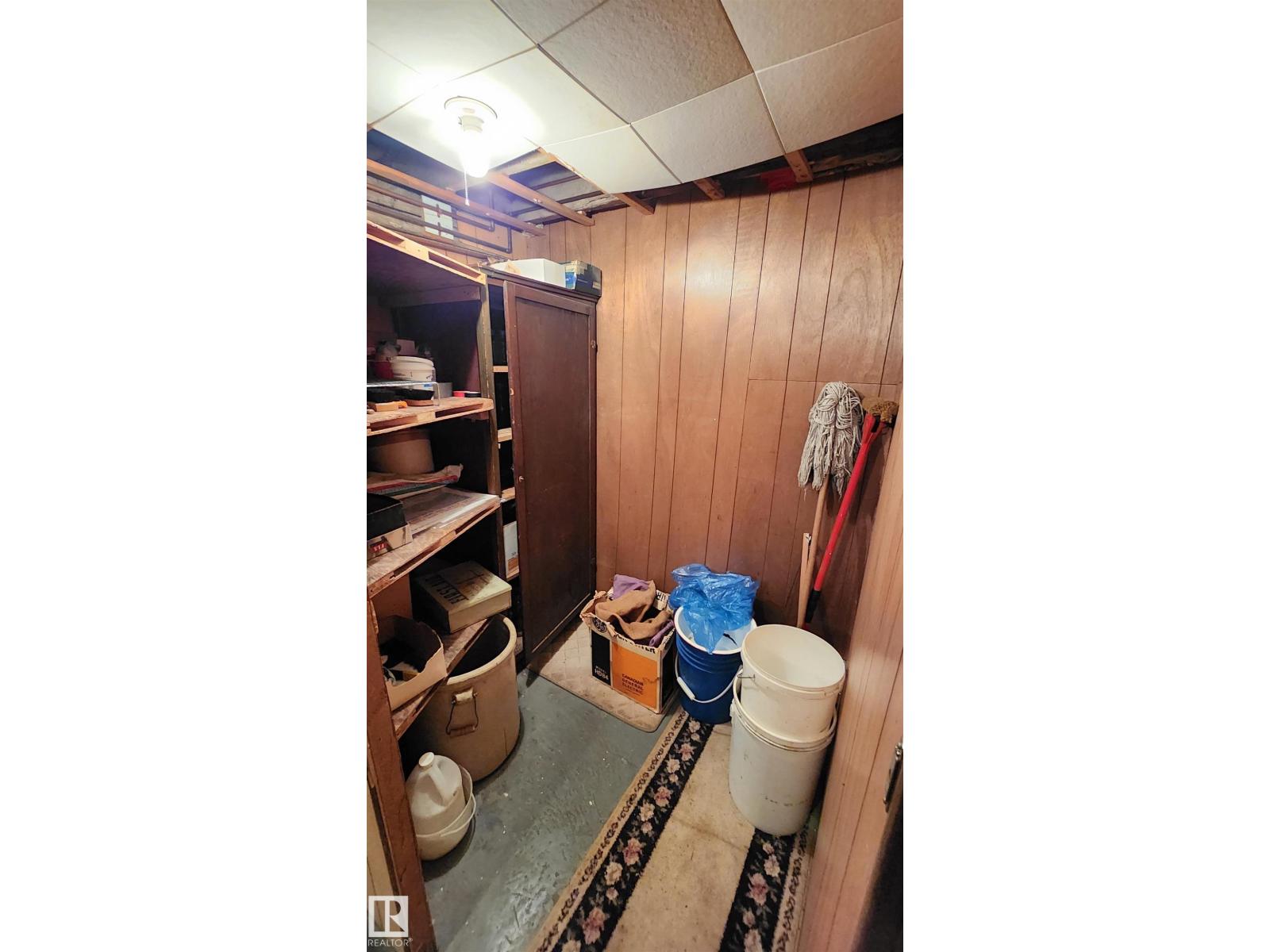 9522 110 AV NW NW - 28