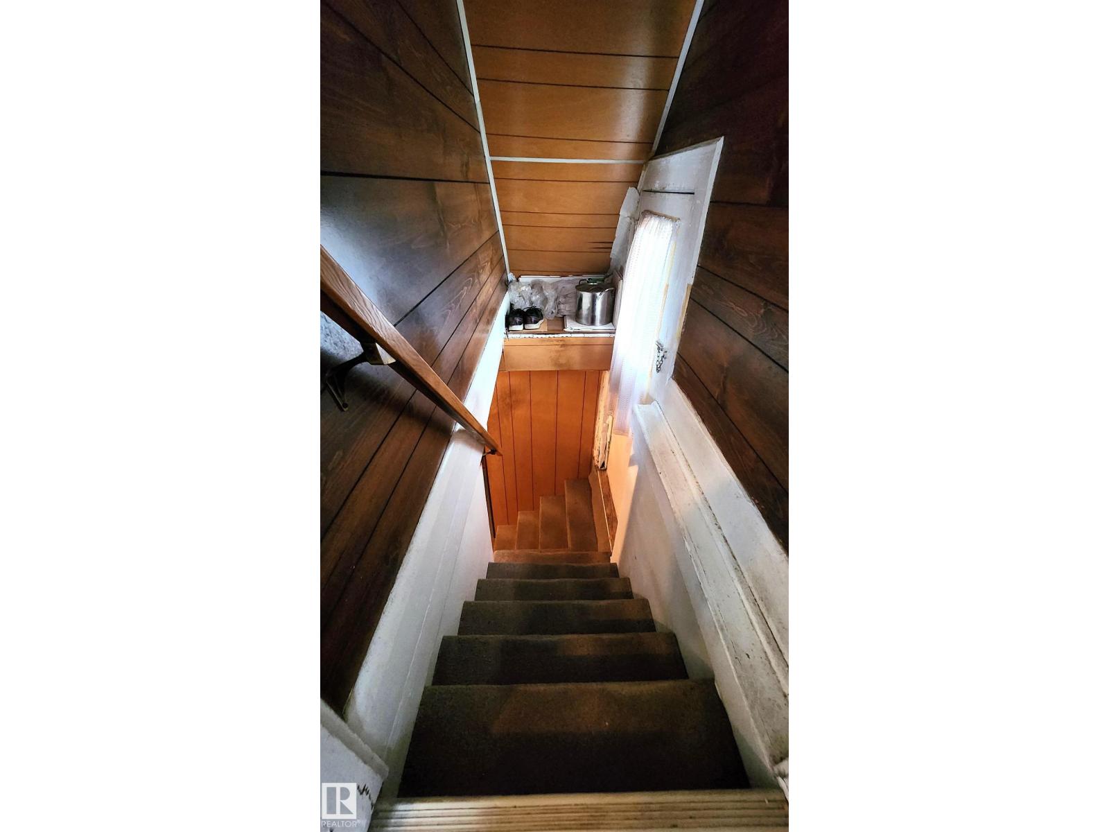9522 110 AV NW NW - 18