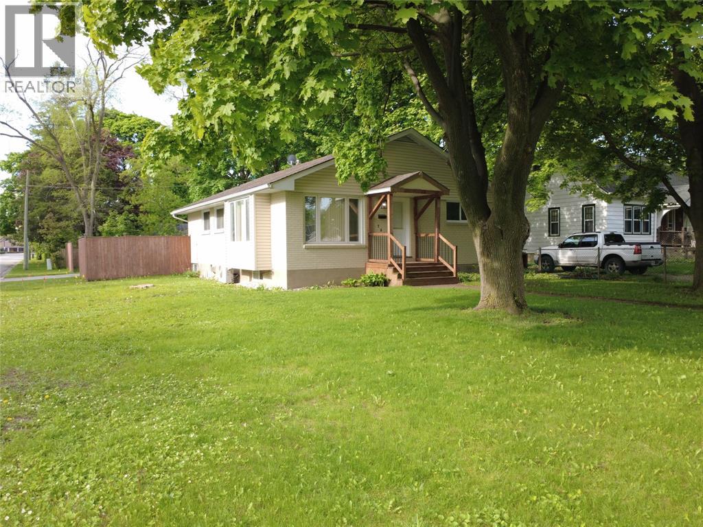 755 Talfourd STREET - 1