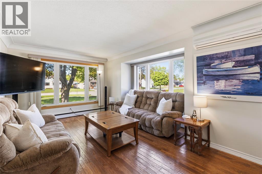 755 Talfourd STREET - 10