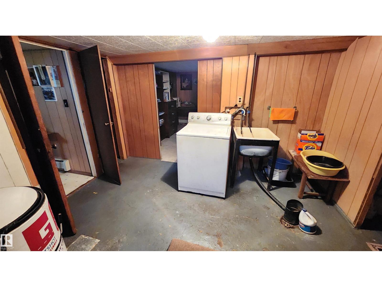 9522 110 AV NW NW - 19