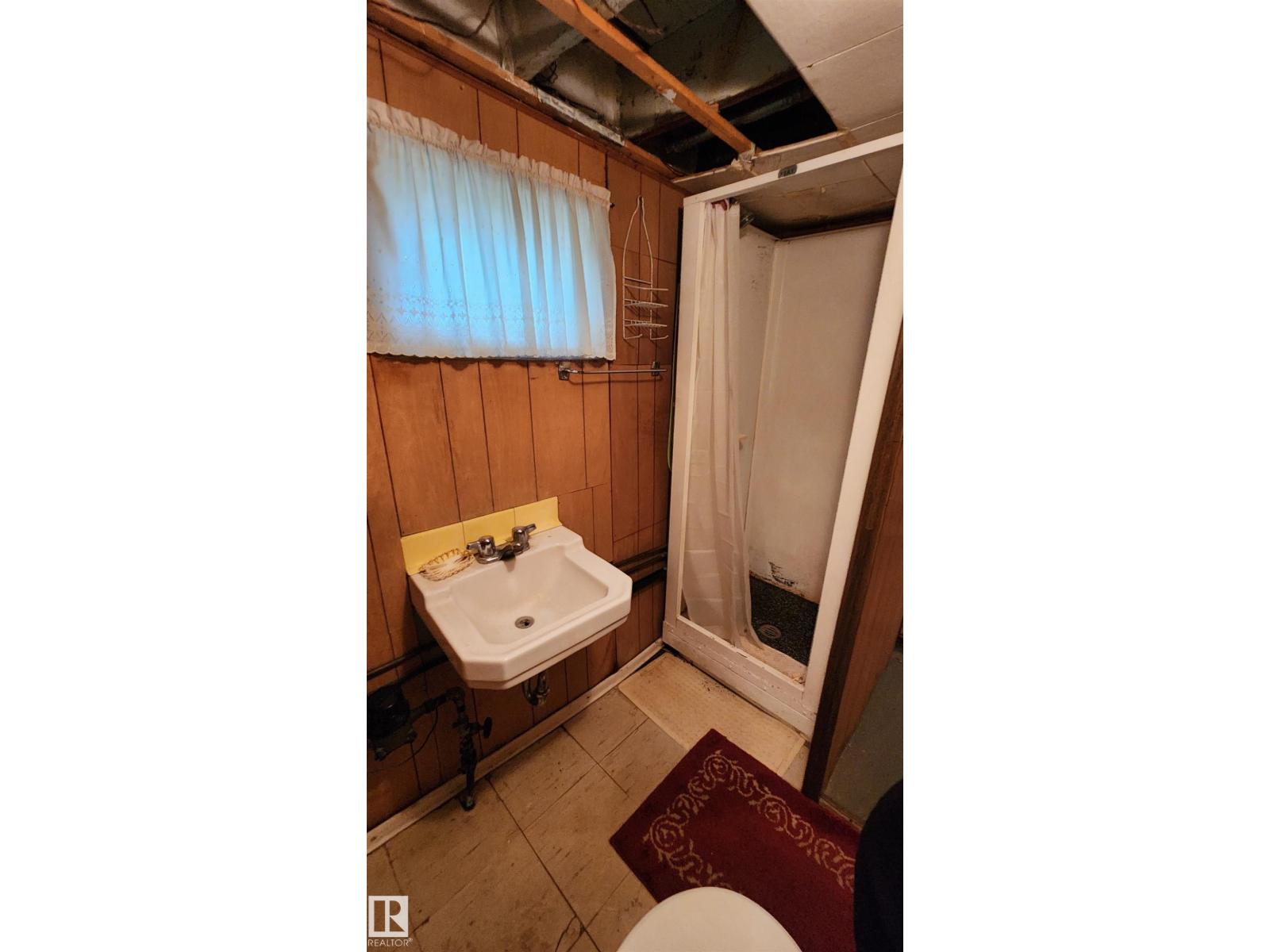 9522 110 AV NW NW - 21