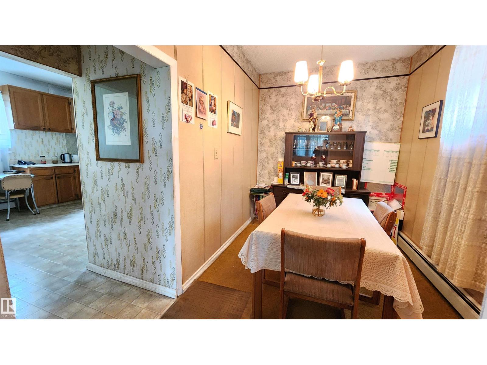 9522 110 AV NW NW - 15