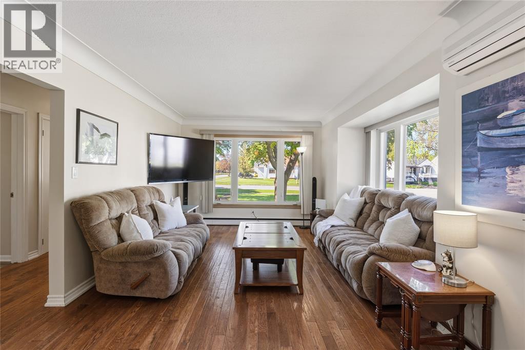 755 Talfourd STREET - 9
