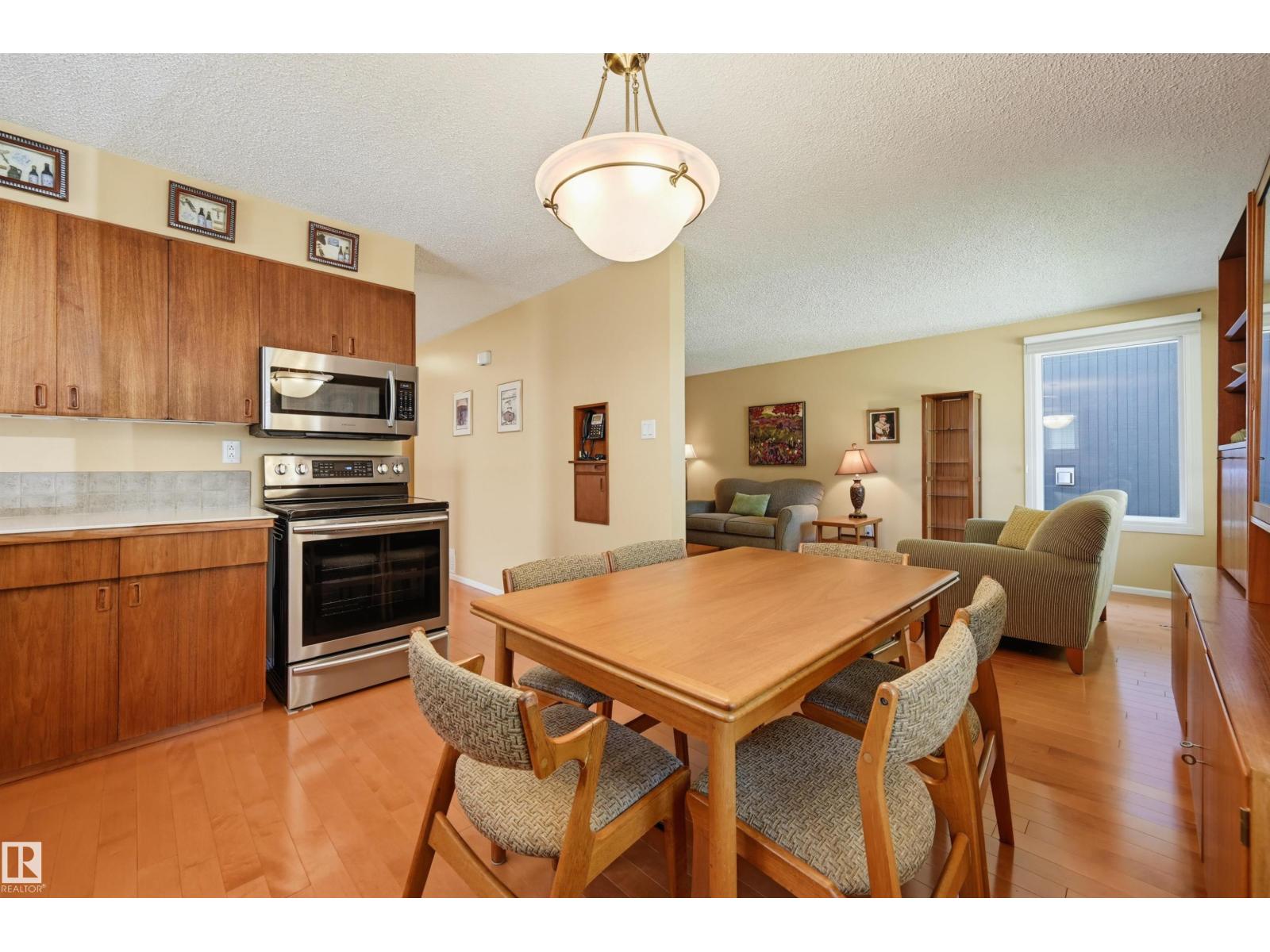 9247 148 ST NW - 11
