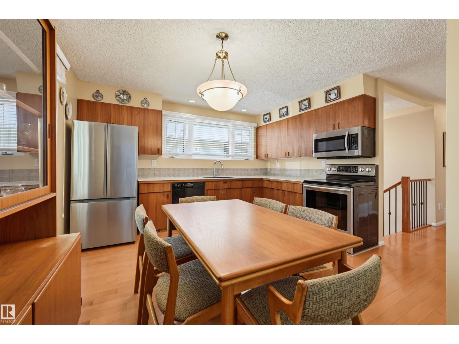 9247 148 ST NW - 9