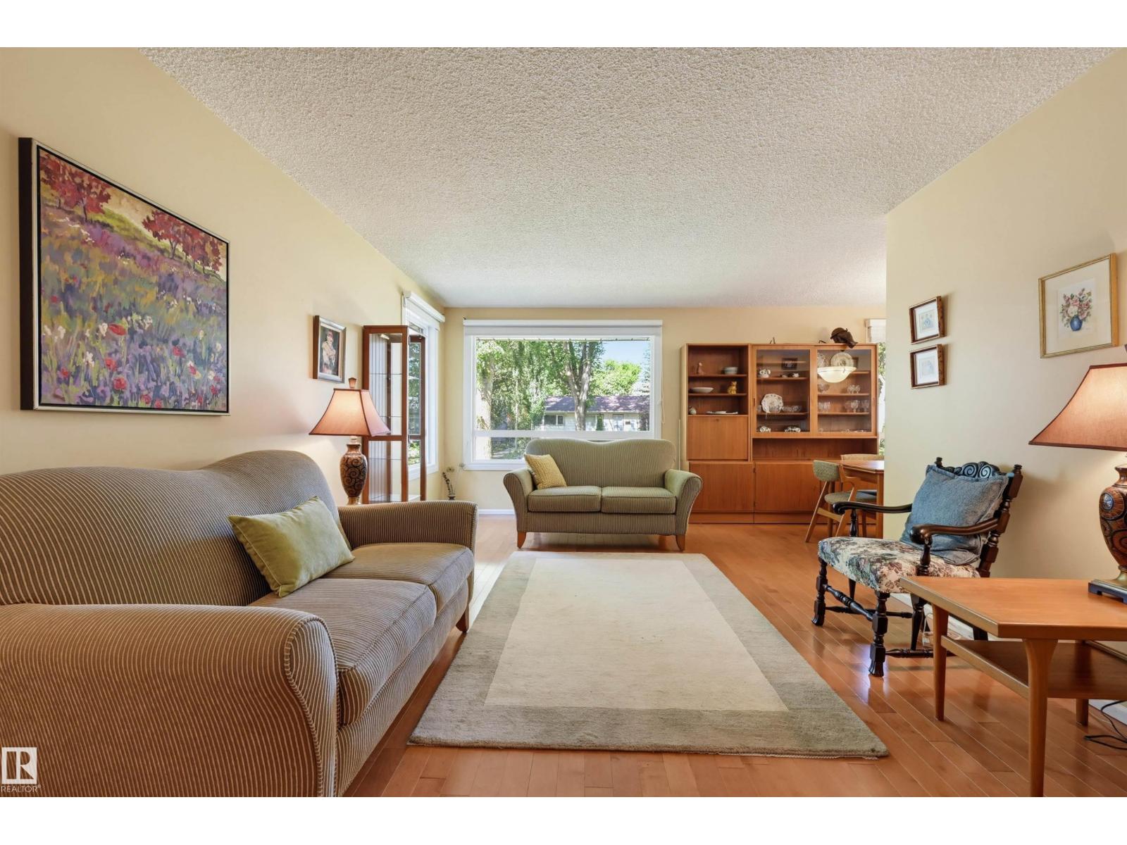 9247 148 ST NW - 5