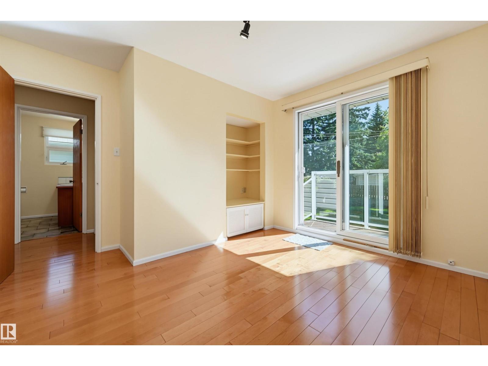 9247 148 ST NW - 23