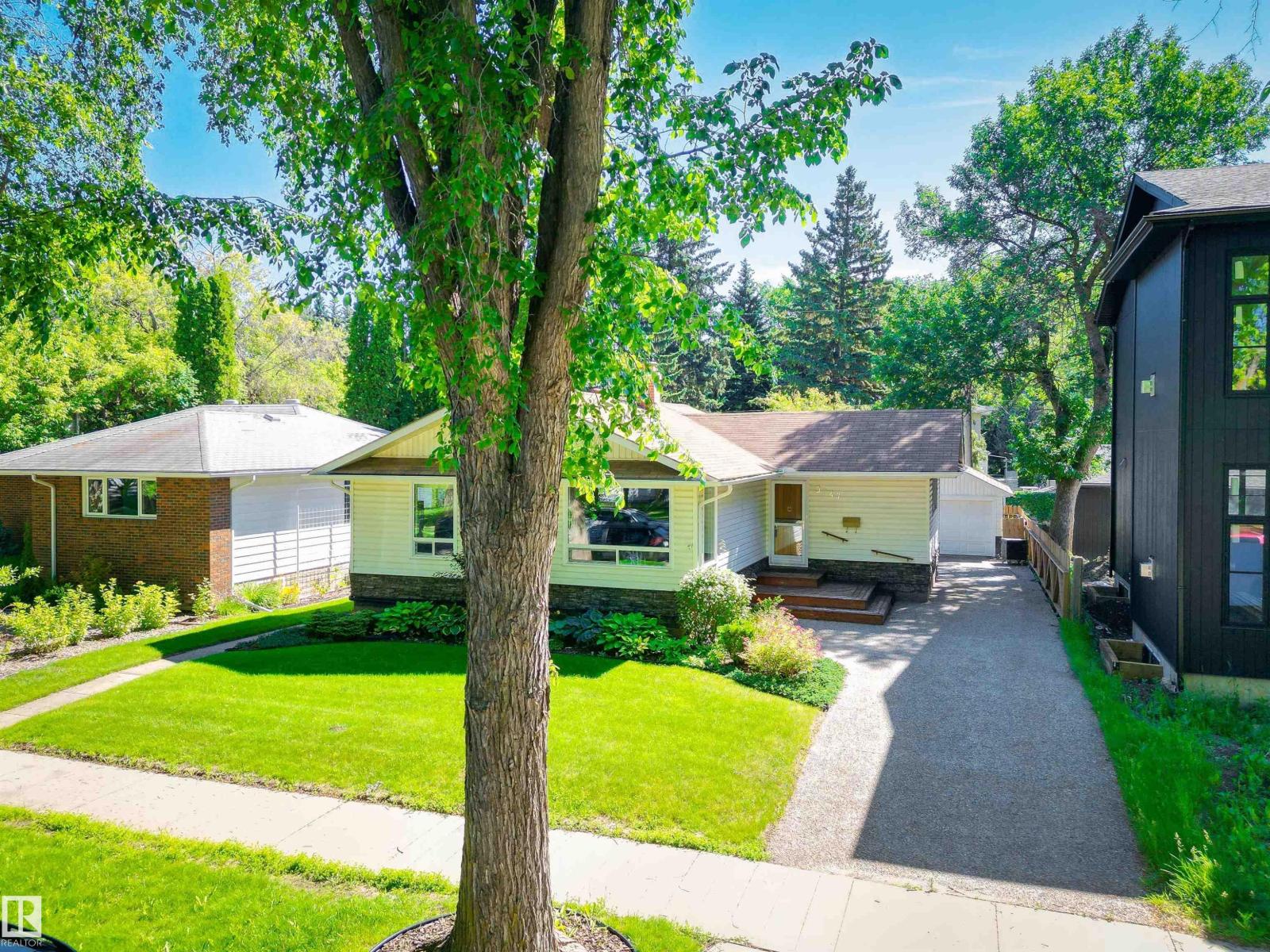 9247 148 ST NW - 41