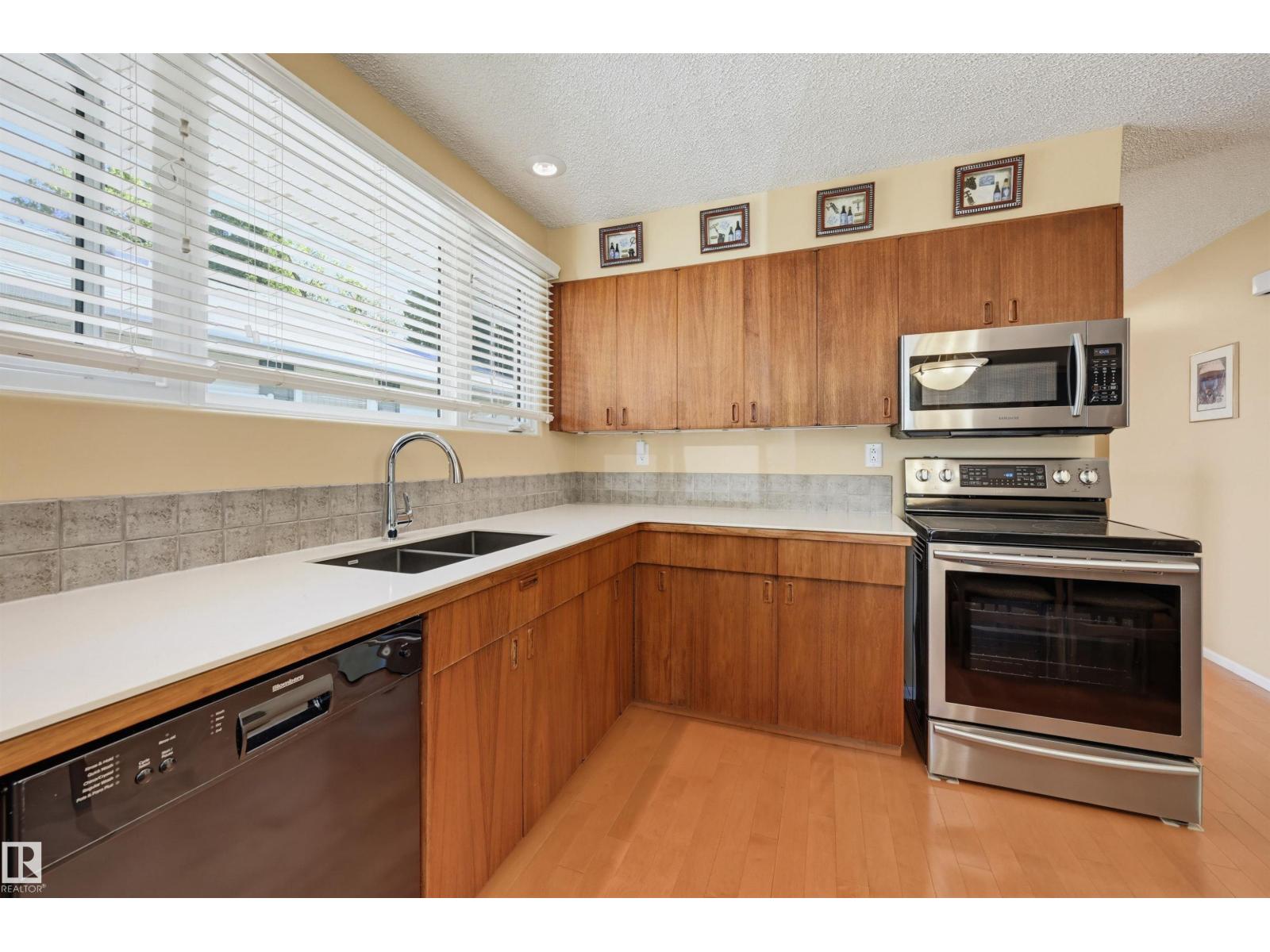 9247 148 ST NW - 12