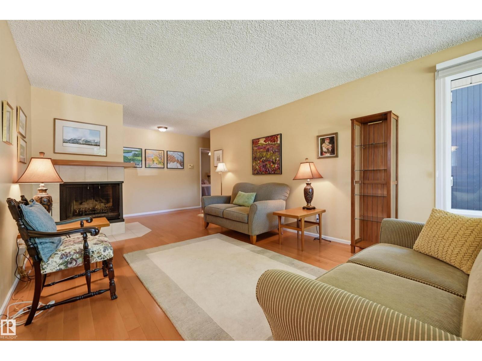 9247 148 ST NW - 7
