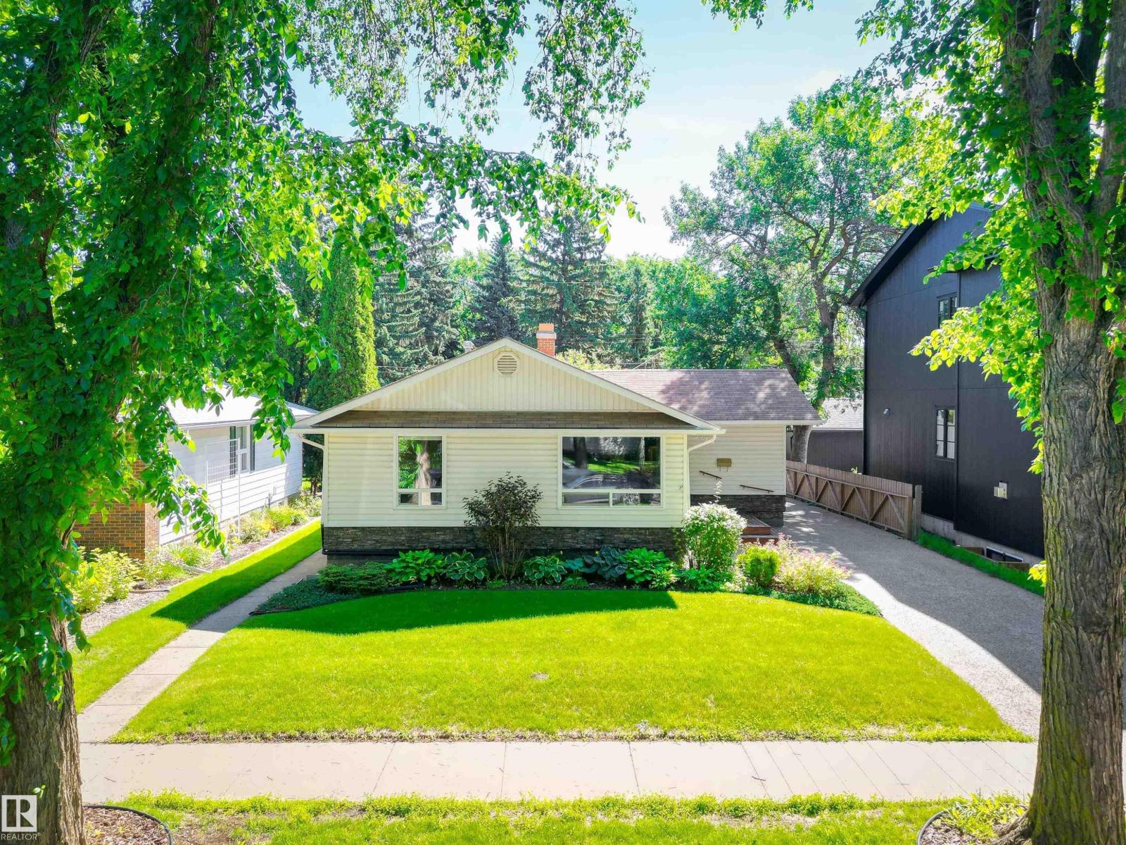 9247 148 ST NW - 40