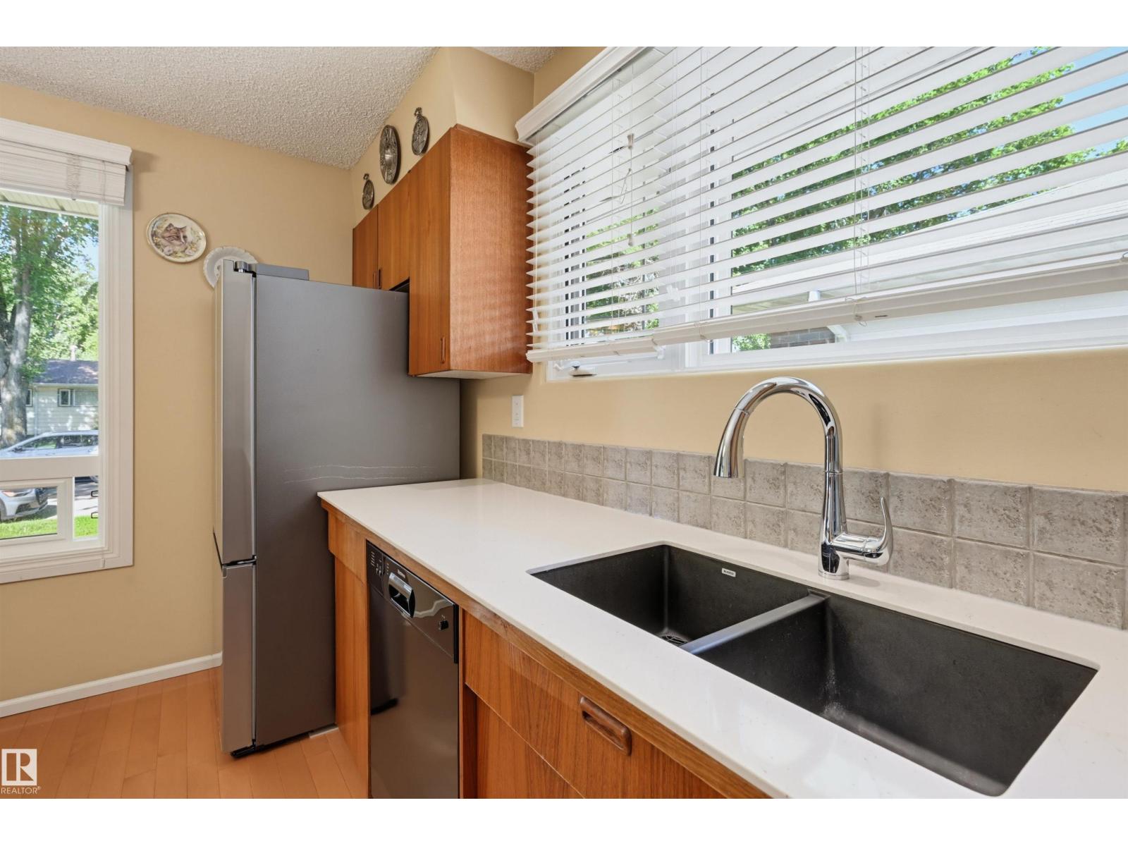 9247 148 ST NW - 14