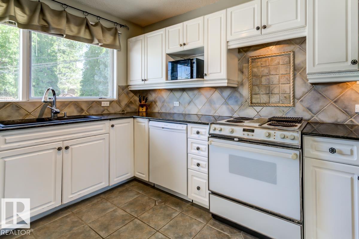 14412 85 Ave NW — photo 19