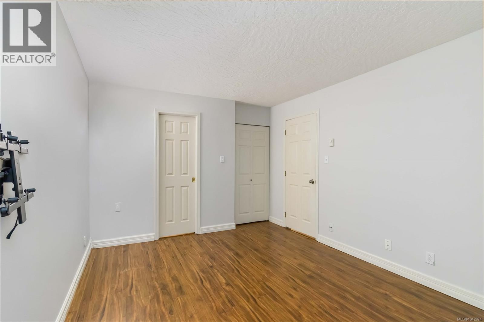 #101 2710 Grosvenor Rd - 14