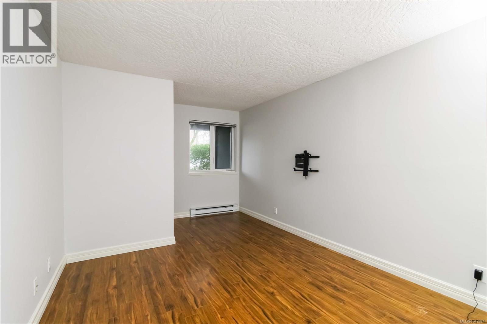 #101 2710 Grosvenor Rd - 13