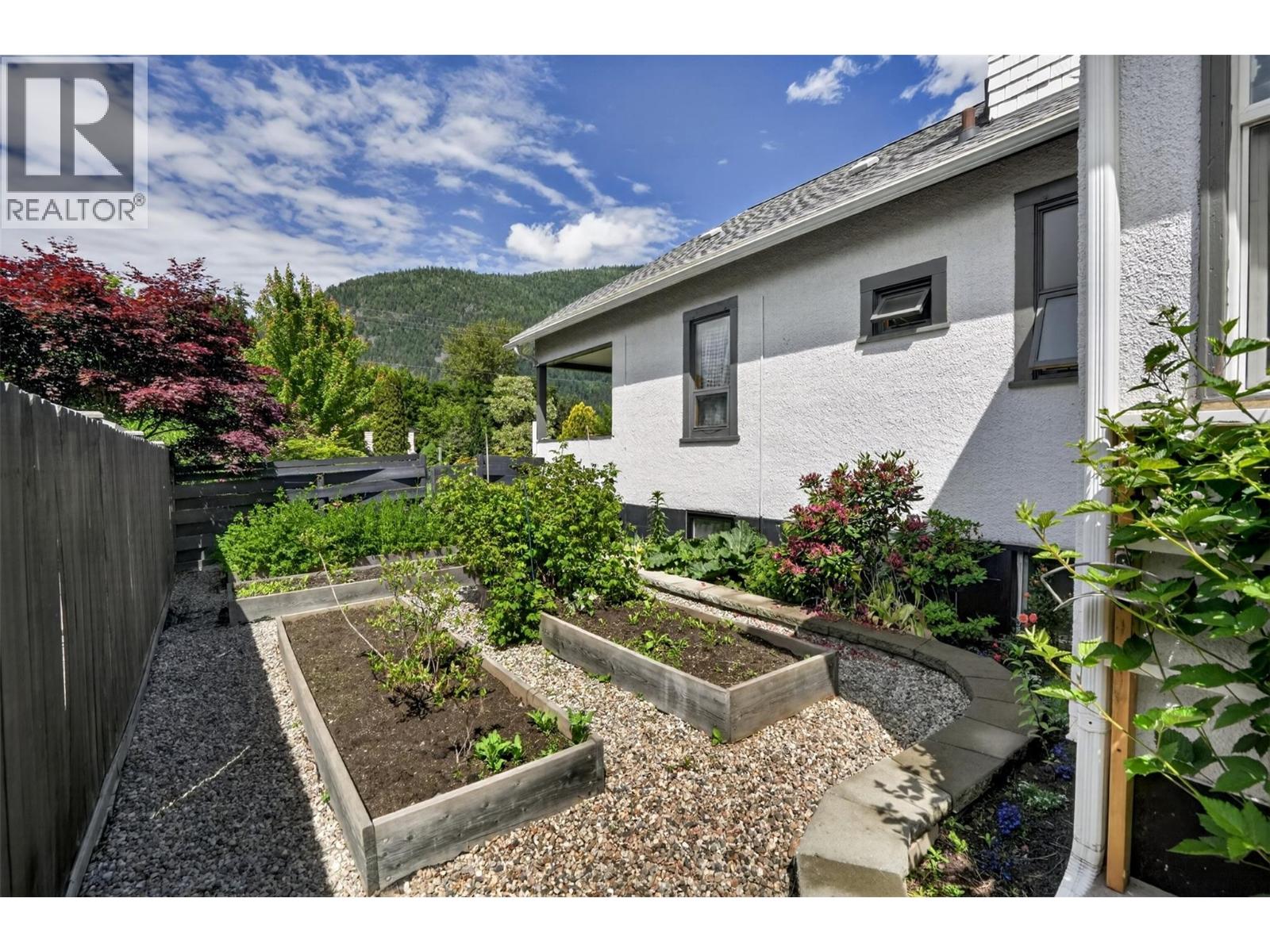 524 SECOND Street - 11