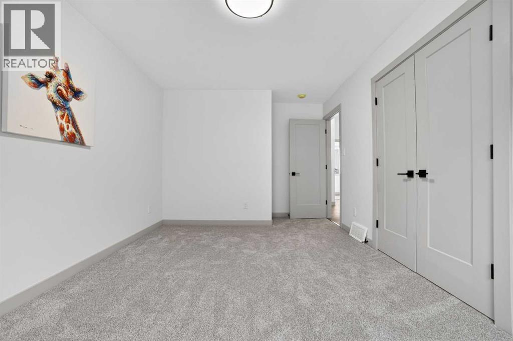 680 Sixmile Crescent S - 18