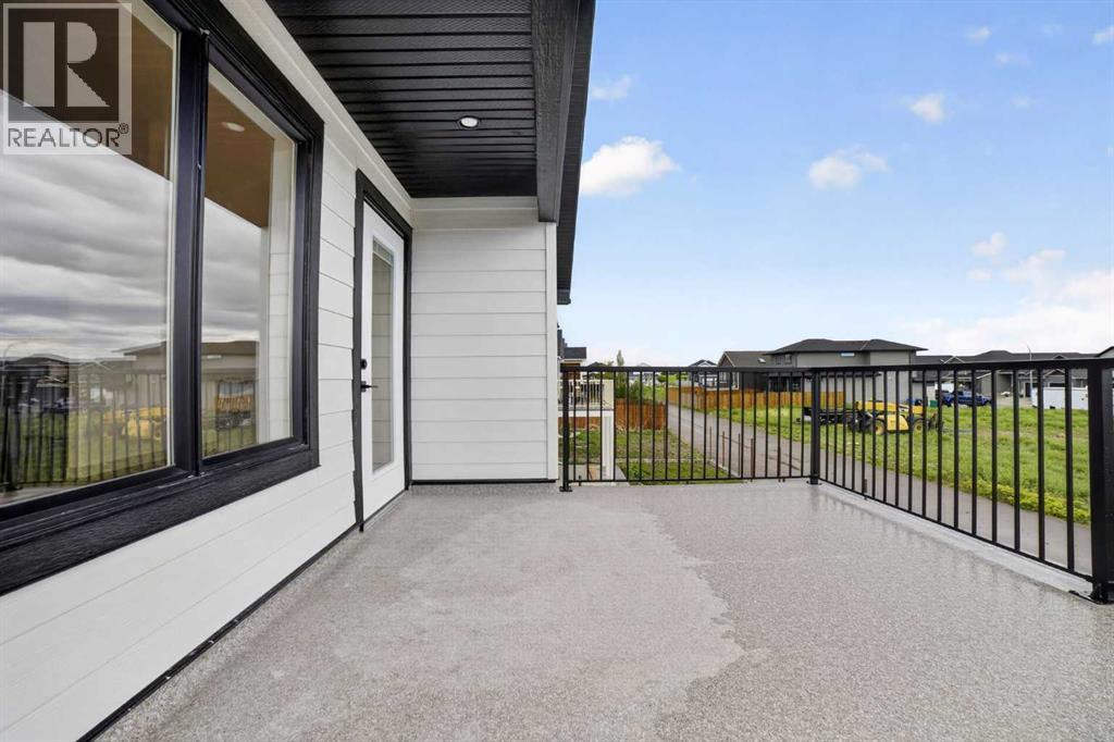 680 Sixmile Crescent S - 44