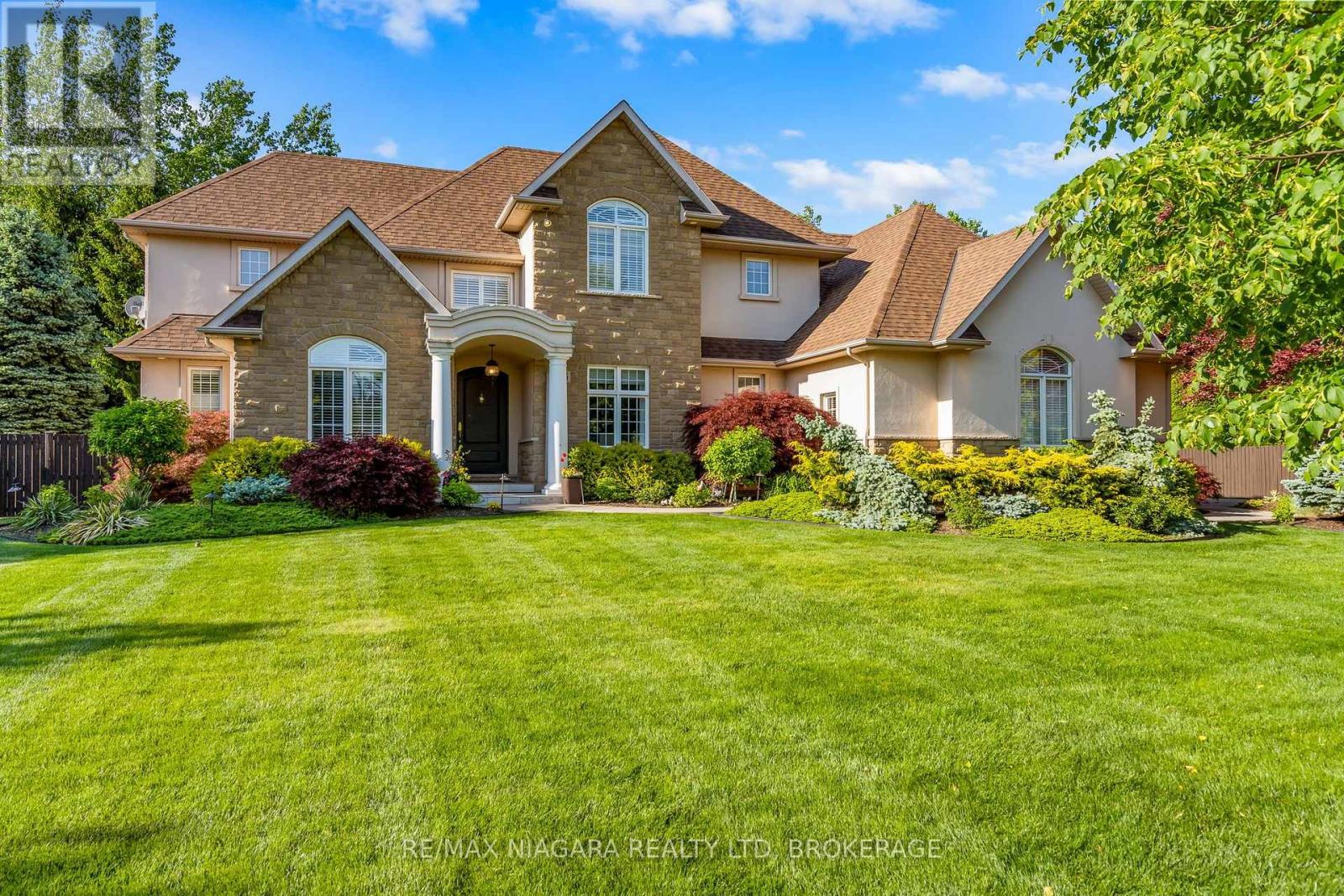 6775 DOMENIC CRESCENT - Image 2