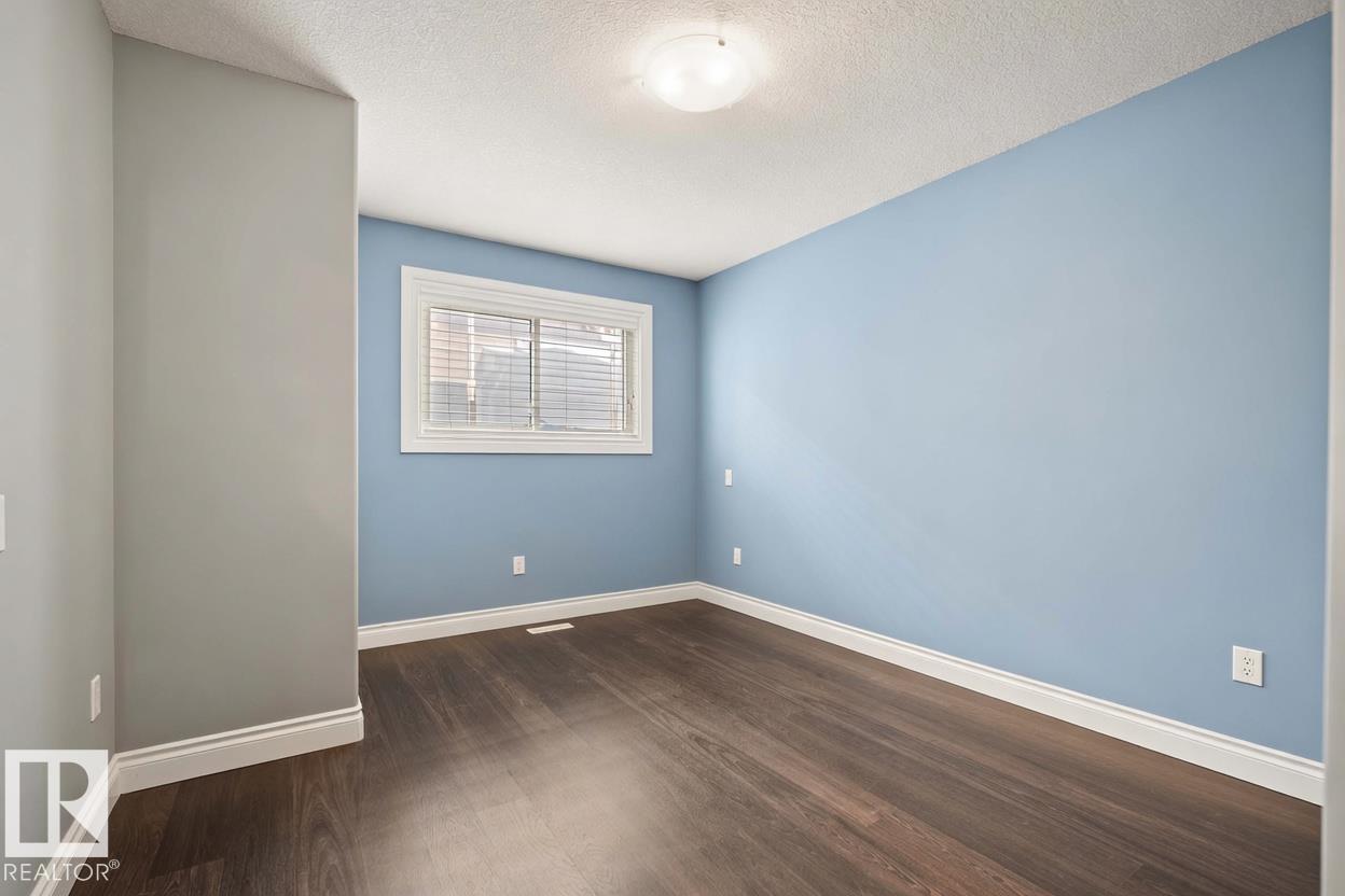 104 BAYVIEW DR - 45