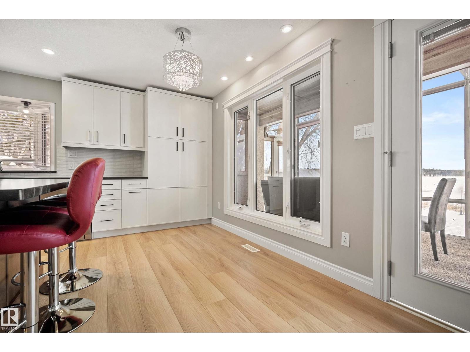 104 BAYVIEW DR - 17
